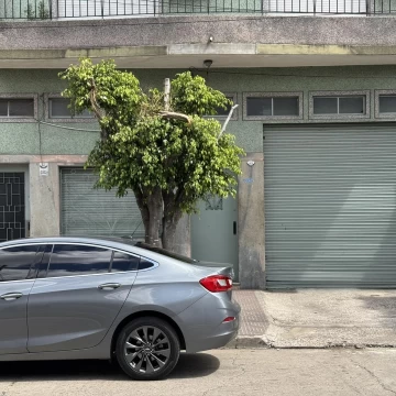 Depósito de 300 m2 en Venta - Caseros
