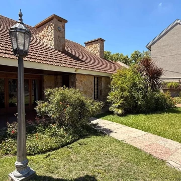 Casa en venta en Temperley