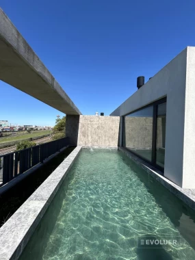 Venta Departamento 5 ambientes con  balcón terraza y 3 cocheras - Palermo Chico