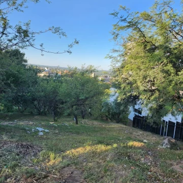 Lote en venta en Country La Rufina, La Calera – 1200 m² orientación Norte