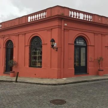 Muy buen local comercial en barrio histórico de Colonia