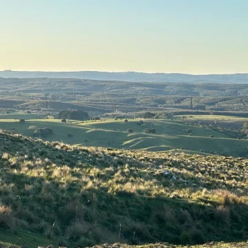 Venta de pintoresca chacra de 5 has. en las Sierras de Rocha