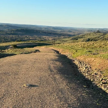 Venta de pintoresca chacra de 5 has. en las Sierras de Rocha