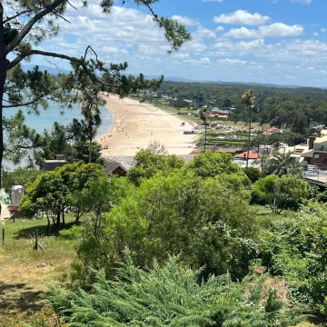 Excelente terreno aterrazado con vista al mar en Punta Ballena