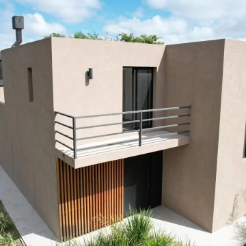 Casa 3 dormitorios en Colonia- VENTA y ALQUILER