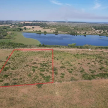 Chacra 1 Ha en Colonia – Vista a Laguna de los Patos