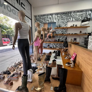 VENTA - Fondo de comercio. Zapateria con dos sucursales en el centro - Rosario.
