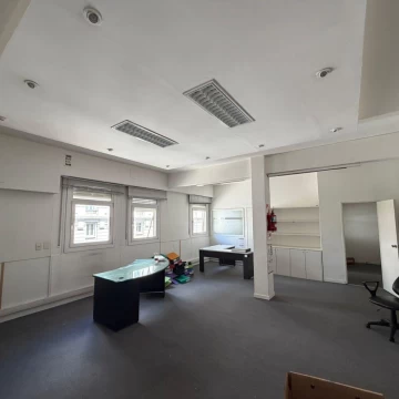 Oficina en alquiler - 70 m2 - excelente ubicación.