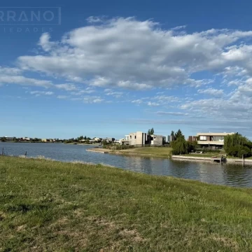 Lote en venta a la laguna, escriturado, Area 6, San Sebastian