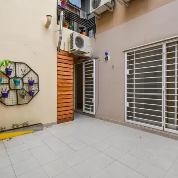 Venta Departamento 2 Ambientes con Patio en Villa Pueyrredon