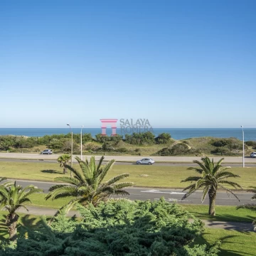Departamento en edificio Esturión, frente al mar, 3 dormitorios en venta