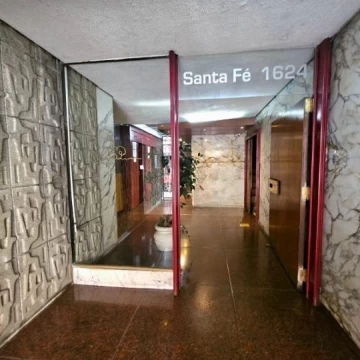 Venta Departamento 2 Ambientes Centro Con balcón al frente