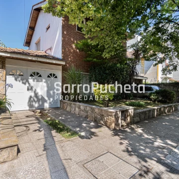 Venta casa de 4 ambientes en Haedo Norte.