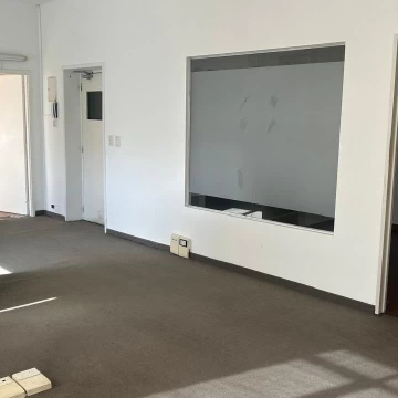 Oficina en venta. 8 ambientes. Monserrat. En esquina