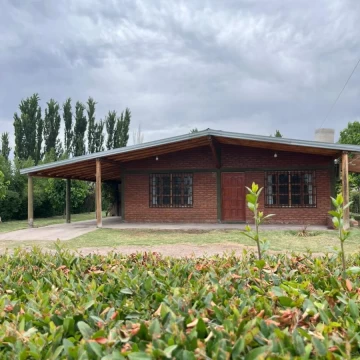 Casa en zona residencial de Salto de Las Rosas