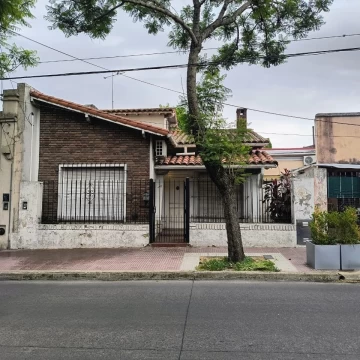 Casa Venta en 3 de Febrero  San Fernando 400