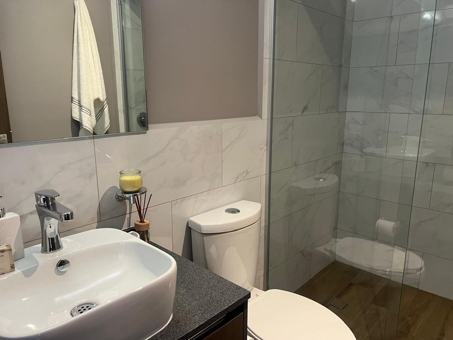 8 baño recamara principal.jpeg