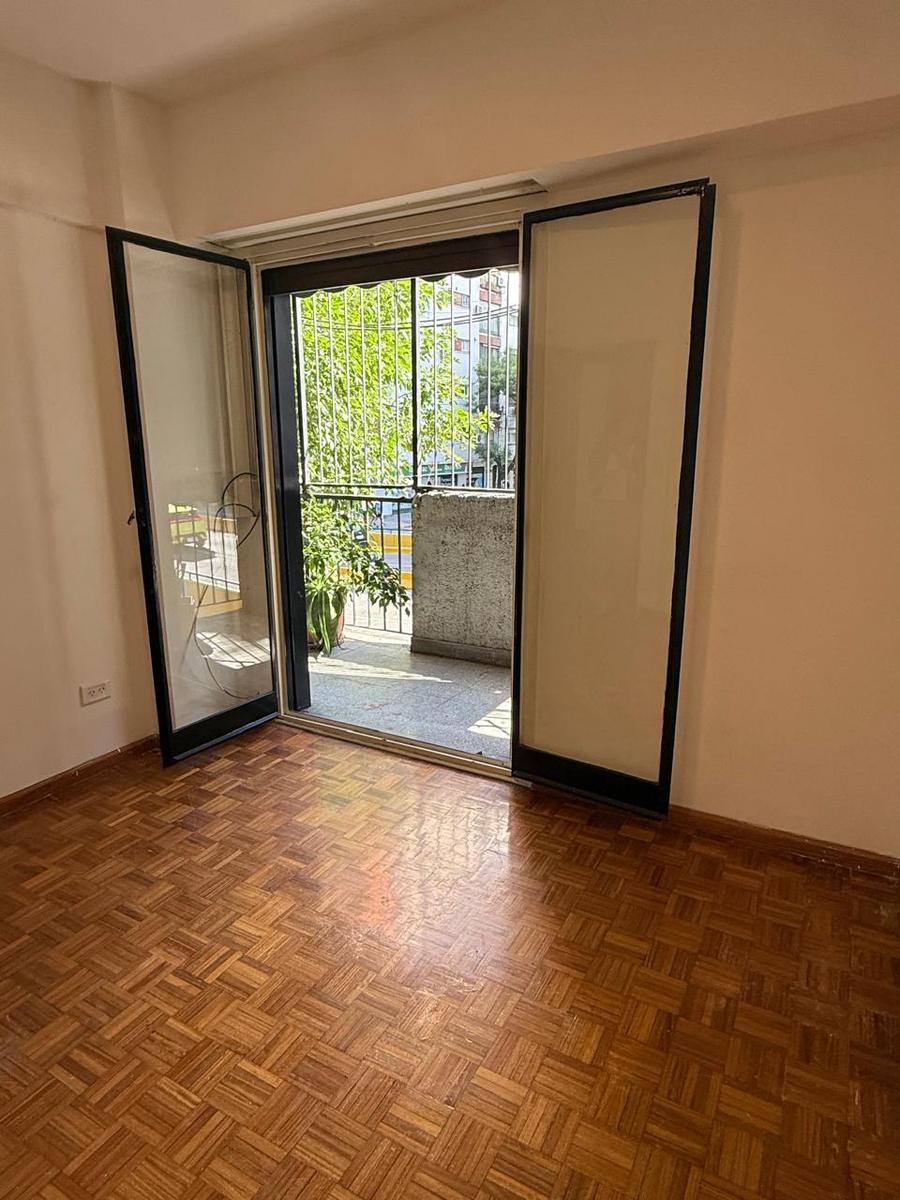 Dormitorio Principal hacia Balcón