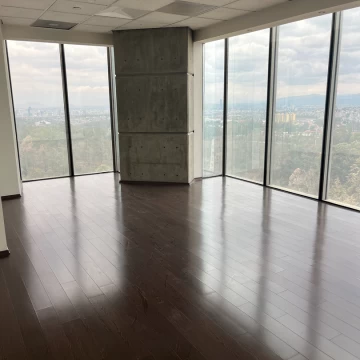 210m2 Oficina en renta en Lomas Altas 
