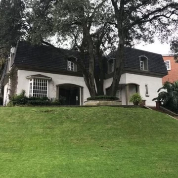 Casa en venta  en Bosques de las Lomas con amplio terreno