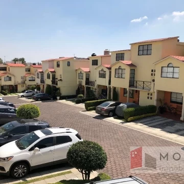 VENTA CASA LINDA Y PRÁCTICA EN SAN NICOLAS TOTOLAPAN,