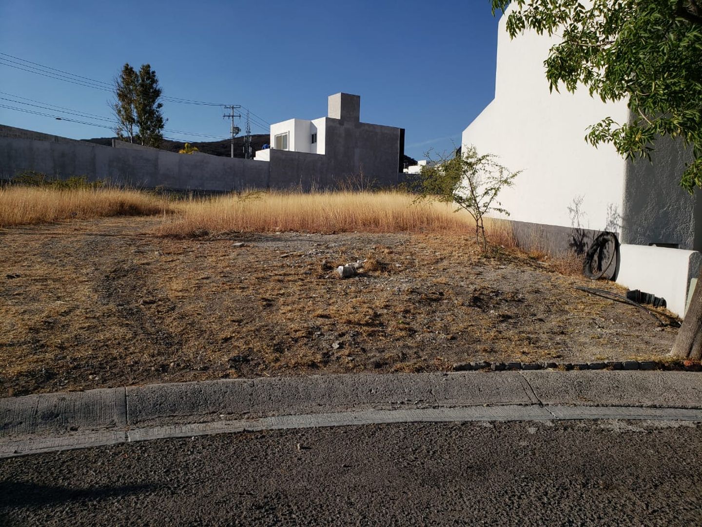 Terreno chico.jpg