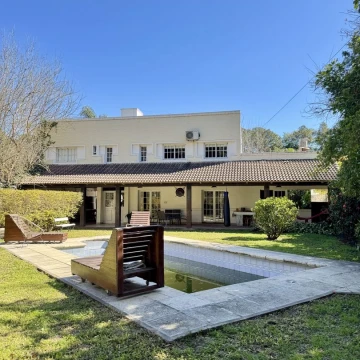 Casa en venta en San Jose Del Rincon 3 Dormitorios