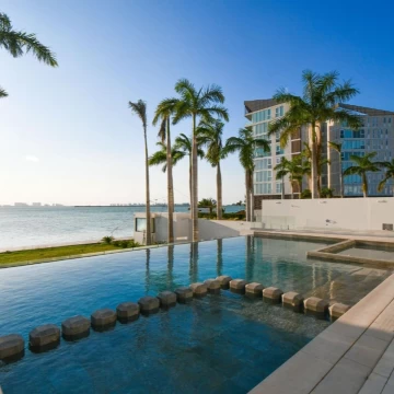 Casa en Punta Dorada con muelle privado