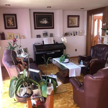 OPORTUNIDAD, CASA EN VENTA FRENTE A PERISUR 3 JARDINES