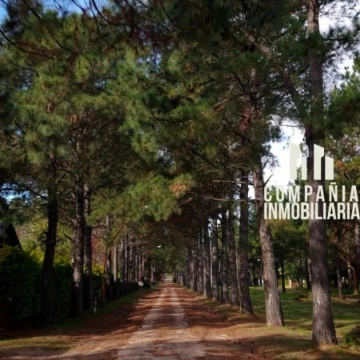 Terreno en "Jardines de la Costa"