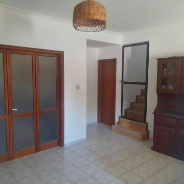 CASA CON PILETA EN SANTOTO 
