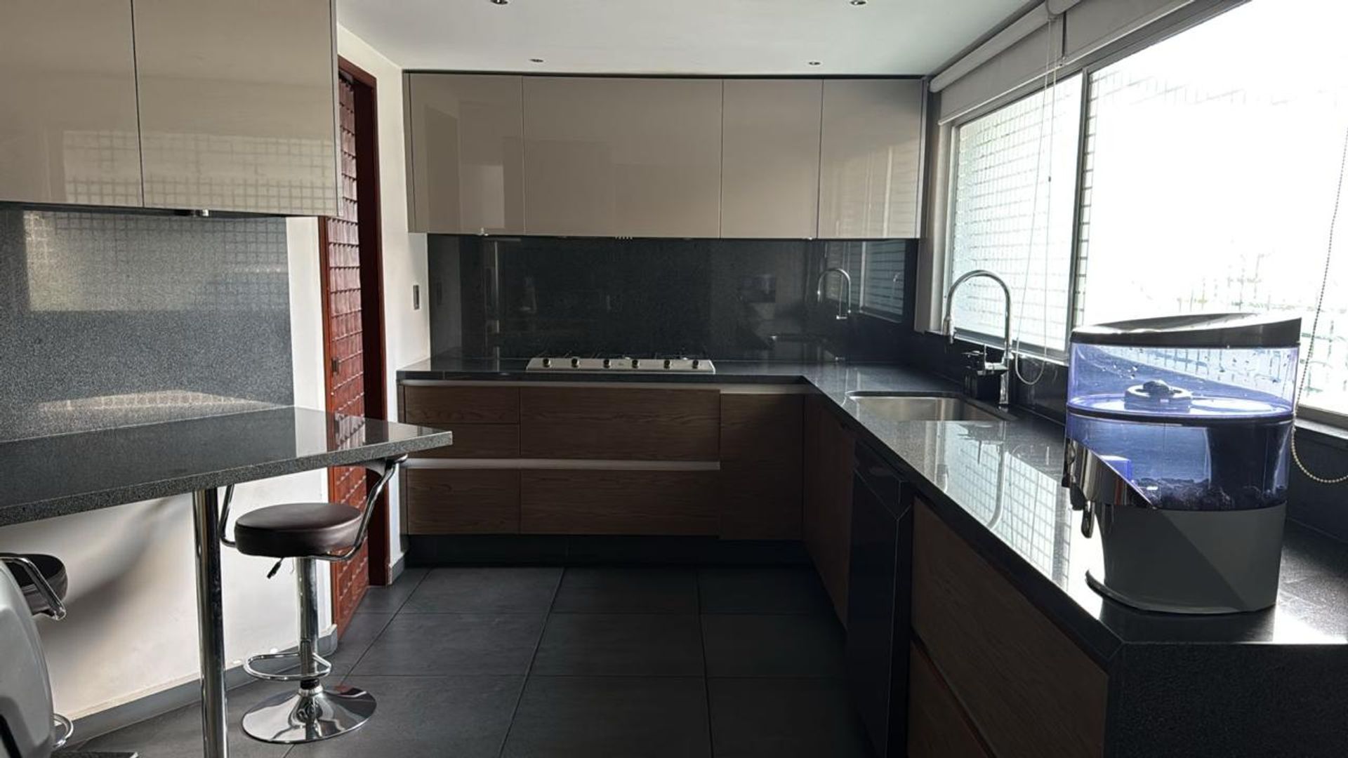 cocina con barra puig.jpeg