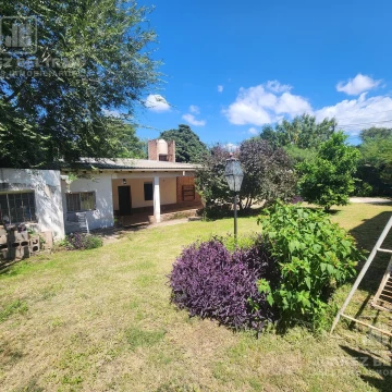Venta - Casa de 3 dormitorios - Barrio Español, Villa Allende