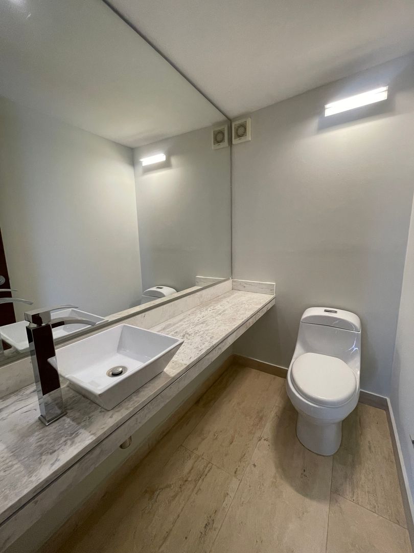 Medio baño.jpeg