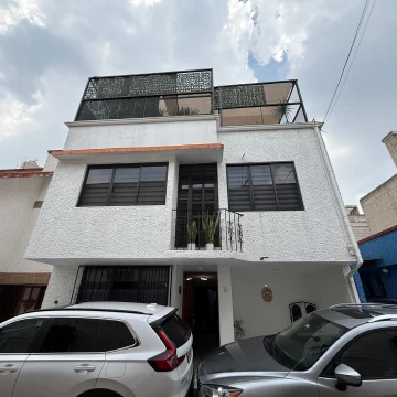 Casa  en venta en Santa María Tepepan 3 Recámaras