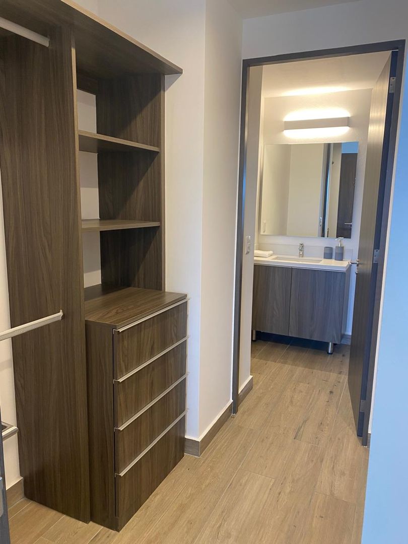 Walk in closet.jpg