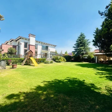 Casa Villarica  ampliada con  Terreno Adicional en venta en los Robles 3 recamaras.