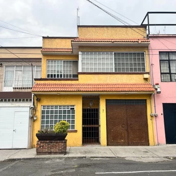 Casa en venta en Letrán Valle 3 Recámaras