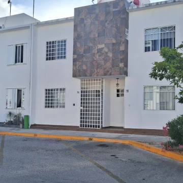 CASA EN VENTA EN PASEO DE LOS OLIVOS, PLAYA DEL CARMEN