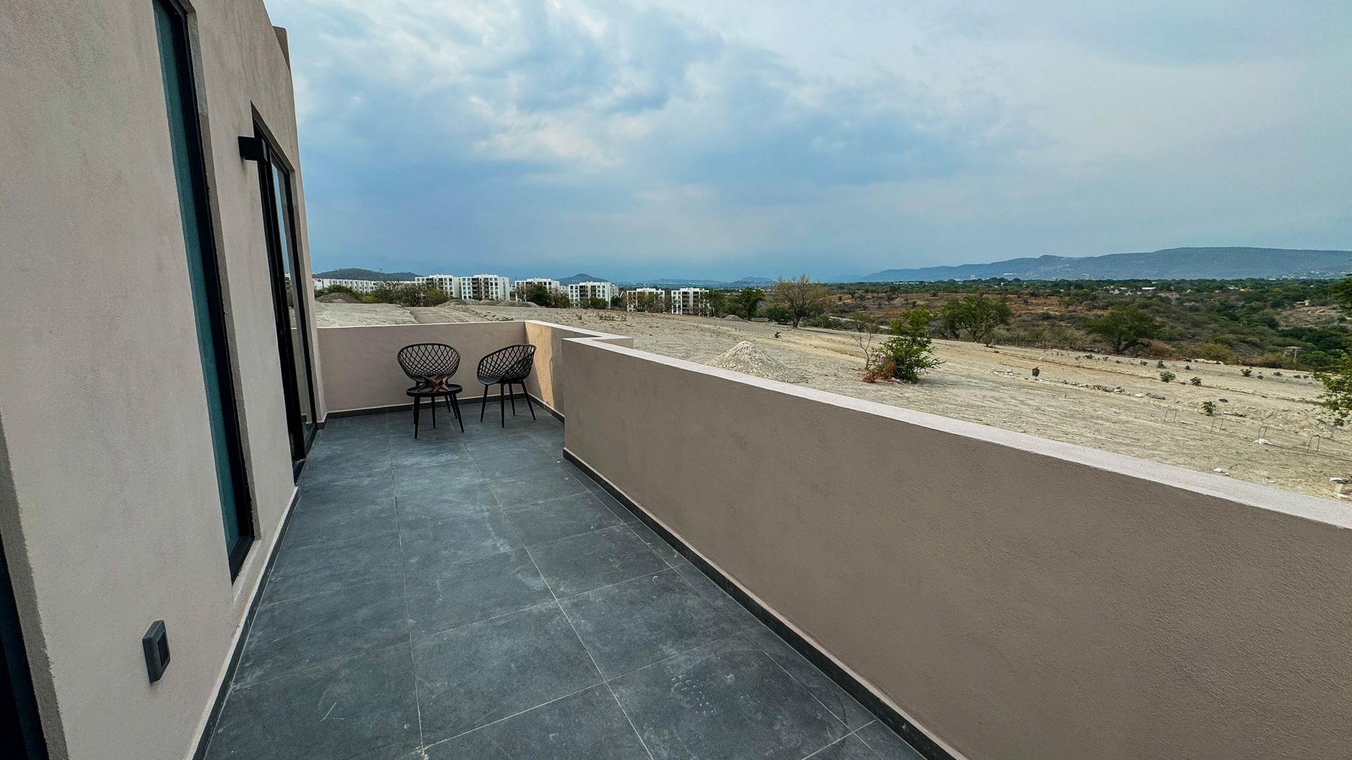 Recamara principal terraza 3.jpg