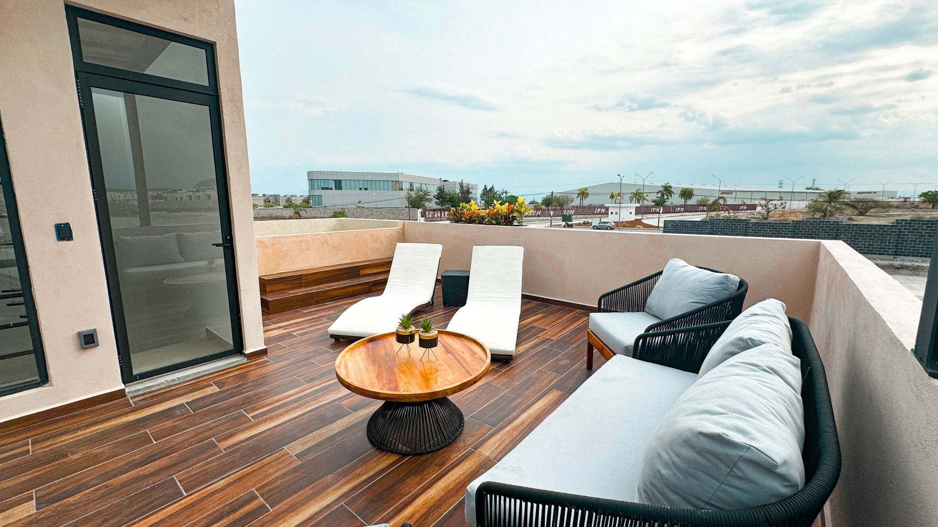 Roof2.jpg