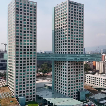 Oficinas Corporativas  en Arcos Bosques
