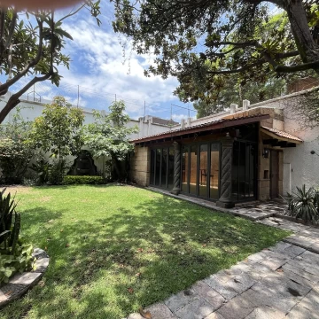 Casa en venta en Del Valle Sur 4 Recámaras