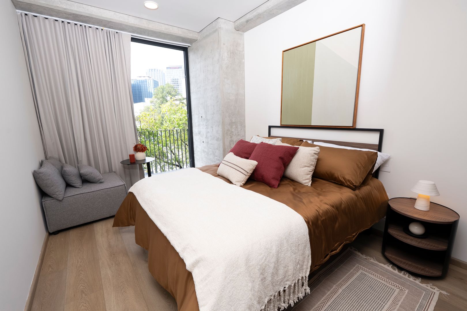 2bedbalcon1.jpg