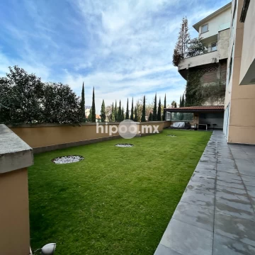 Garden House en venta en Lomas Country Club 