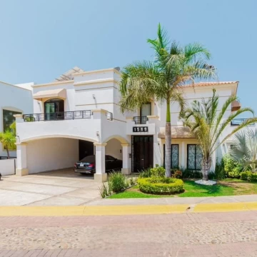 Casa en venta en Fraccionamiento El Cid 3 Recámaras