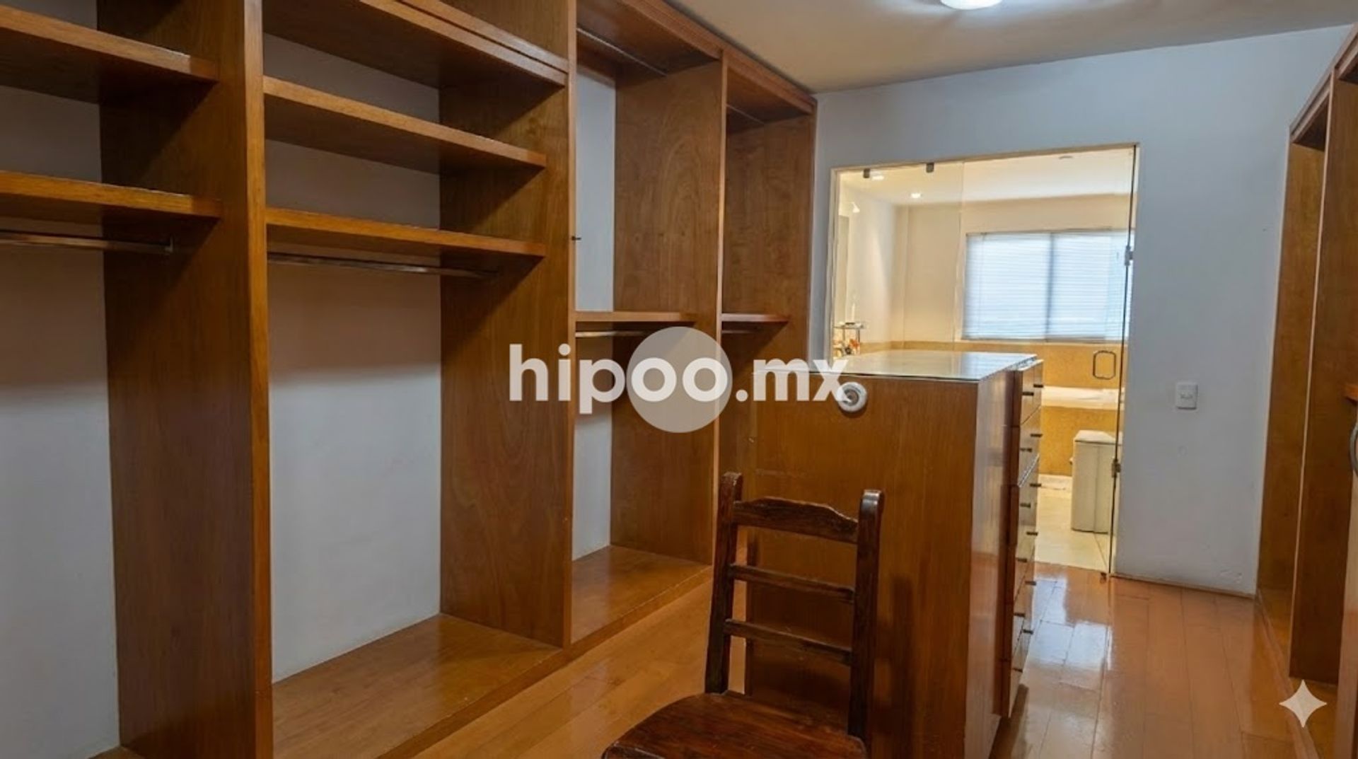 Vestidor limpio.jpg