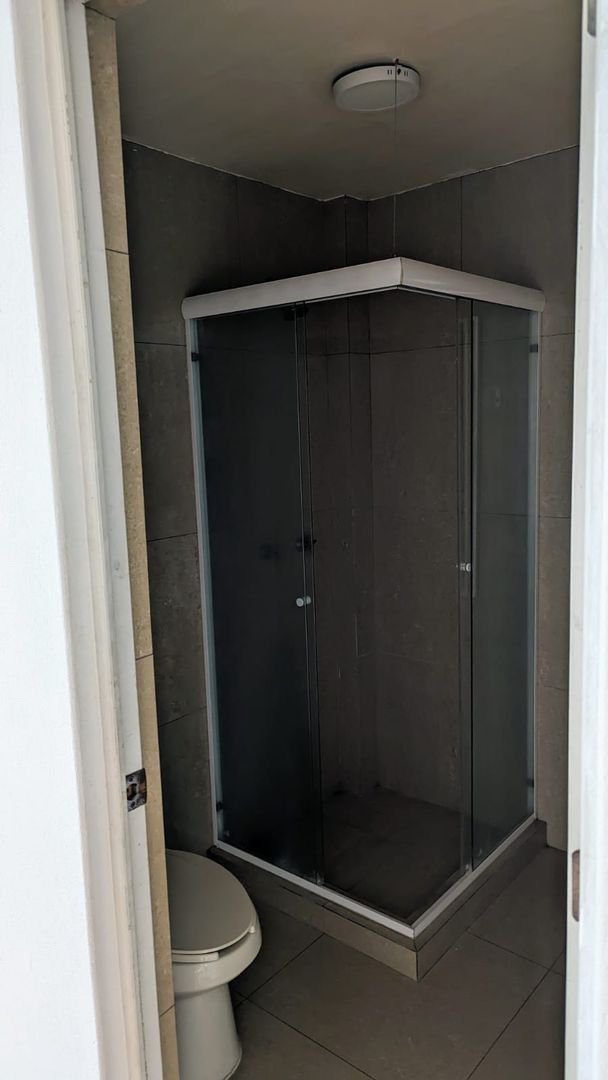 baño 2 completo cancel y lampara.jpg.jpeg