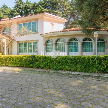 CASA EN VENTA CON TERRENO EN FRACCIONAMIENTO PRIVADO