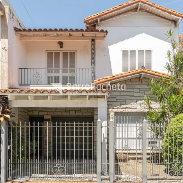 Venta casa con gran lote en área central en Haedo Norte